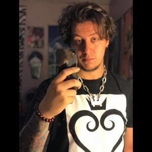 Meet your Posher, Casey